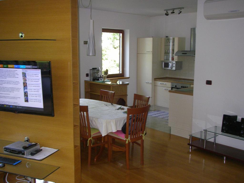 Apartments Premantura Habitación foto