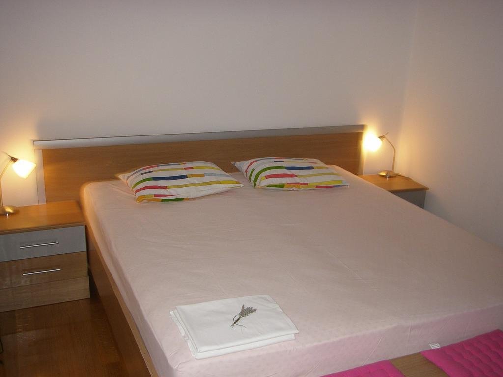 Apartments Premantura Habitación foto
